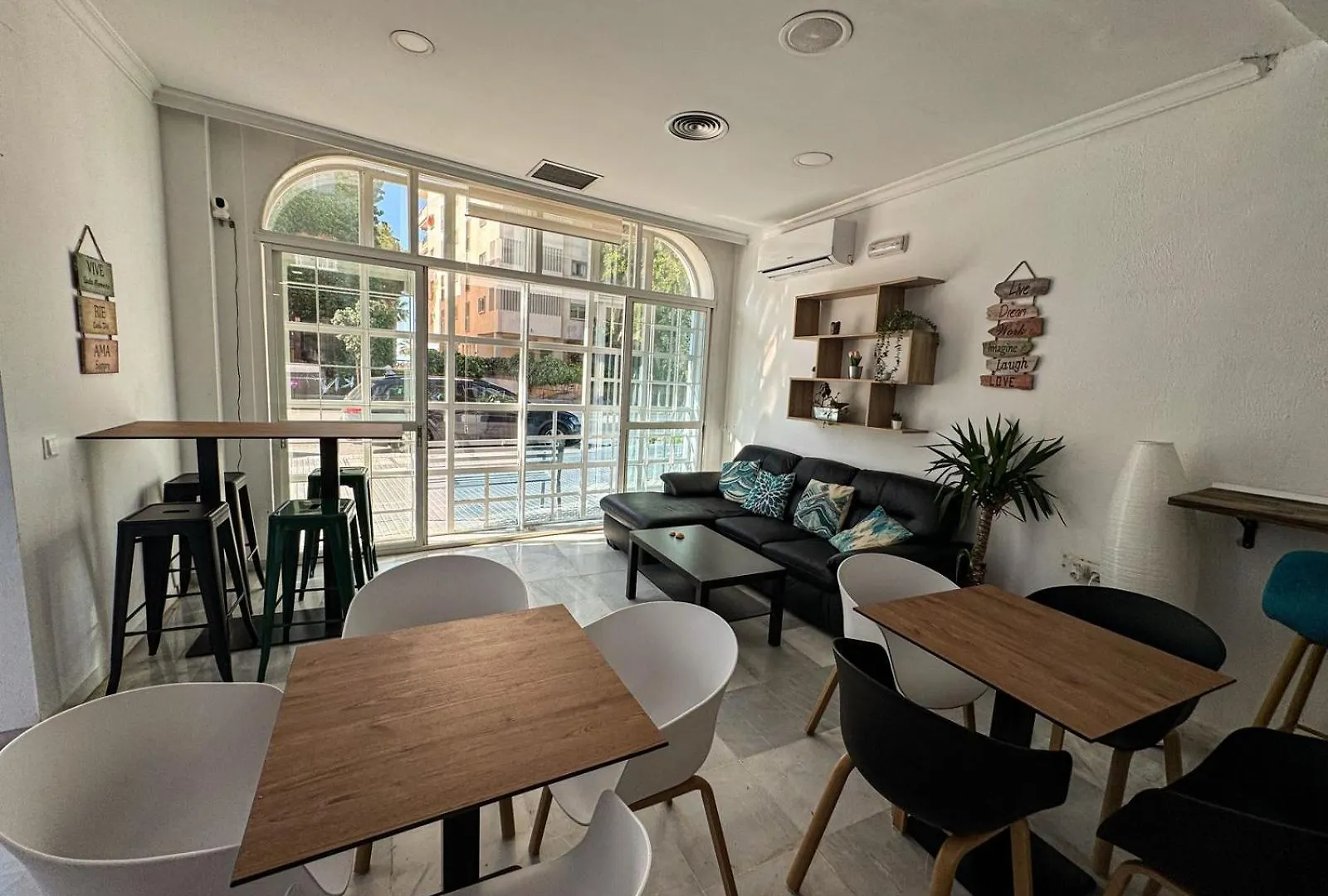 Hostel Sorolla Playa マラガ スペイン